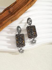 1 par de pendientes cuadrados vintage con borlas talladas, pendientes de aro de metal geométrico con piedras de colores, pendientes largos