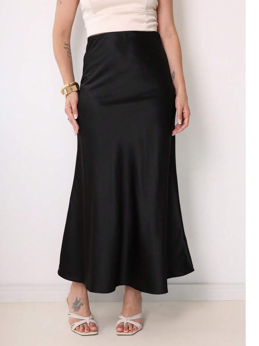 Women's Long Satin Skirt, High Waist. - 黑色 - 查看 1
