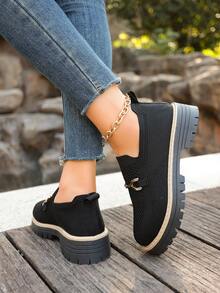 Mocasines versátiles de moda con suela gruesa y cuña para mujer, de estilo elegante y universitario, de tela y con detalles metálicos