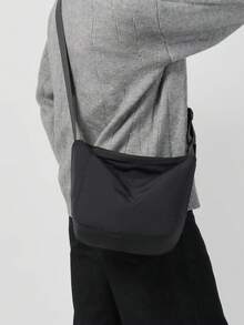 新款男士斜挎包，时尚百搭，简约纯色单肩包，适合日常户外休闲旅行、通勤，大容量，男士轻便斜挎包 - 黑色 - 查看 1