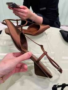 女款尖頭涼鞋，舒適低跟夏季 PU 鞋面配橡膠底，百搭黑色休閒與正式鞋款，厚底設計，優雅造型，耐穿輕量，適合辦公穿著 - 棕色 - 查看 3