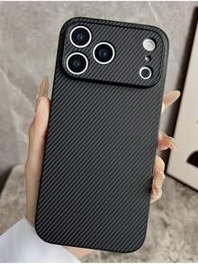 1 pieza Funda de teléfono de lujo con rayas de fibra de carbono, compatible con iPhone 17 Pro Max, 17 Pro, Air, 16, 15, 14, 13, 12, 11 Pro Max Plus, cubierta trasera suave de TPU - Negro - Ver 2