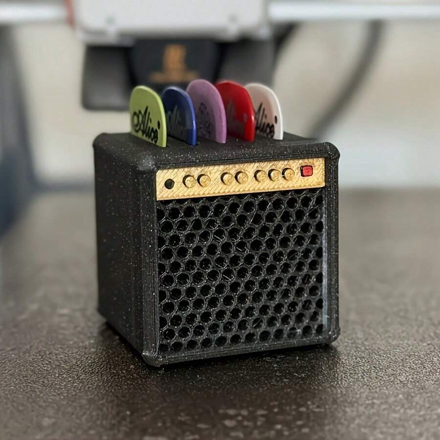 Boîte de rangement vintage noire et dorée pour 6 médiators de guitare - Étui de rangement moderne pour médiators, design réaliste d'enceinte, décoration de bureau, accessoire d'instrument de musique, compartiments durables, cadeau musical - Multicolore - Voir 1