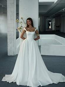 Minimalist A-Line White Wedding Dress With Open Back – Elegant Floor-Length Bridal Gown With Clean Silhouette And Flowing Train, Perfect For Weddings, Christmas, Halloween, Balls, Birthday Celebrations, And Special Events. Suitable For Ceremonies, Parties, Vacations, Formal Gatherings, Evening Galas, Prom Dresses, Homecoming Dresses, Cocktail Events, Bridal Party Attire, Wedding Guest Outfits, And Graduation Occasions. - 白色 - 查看 1