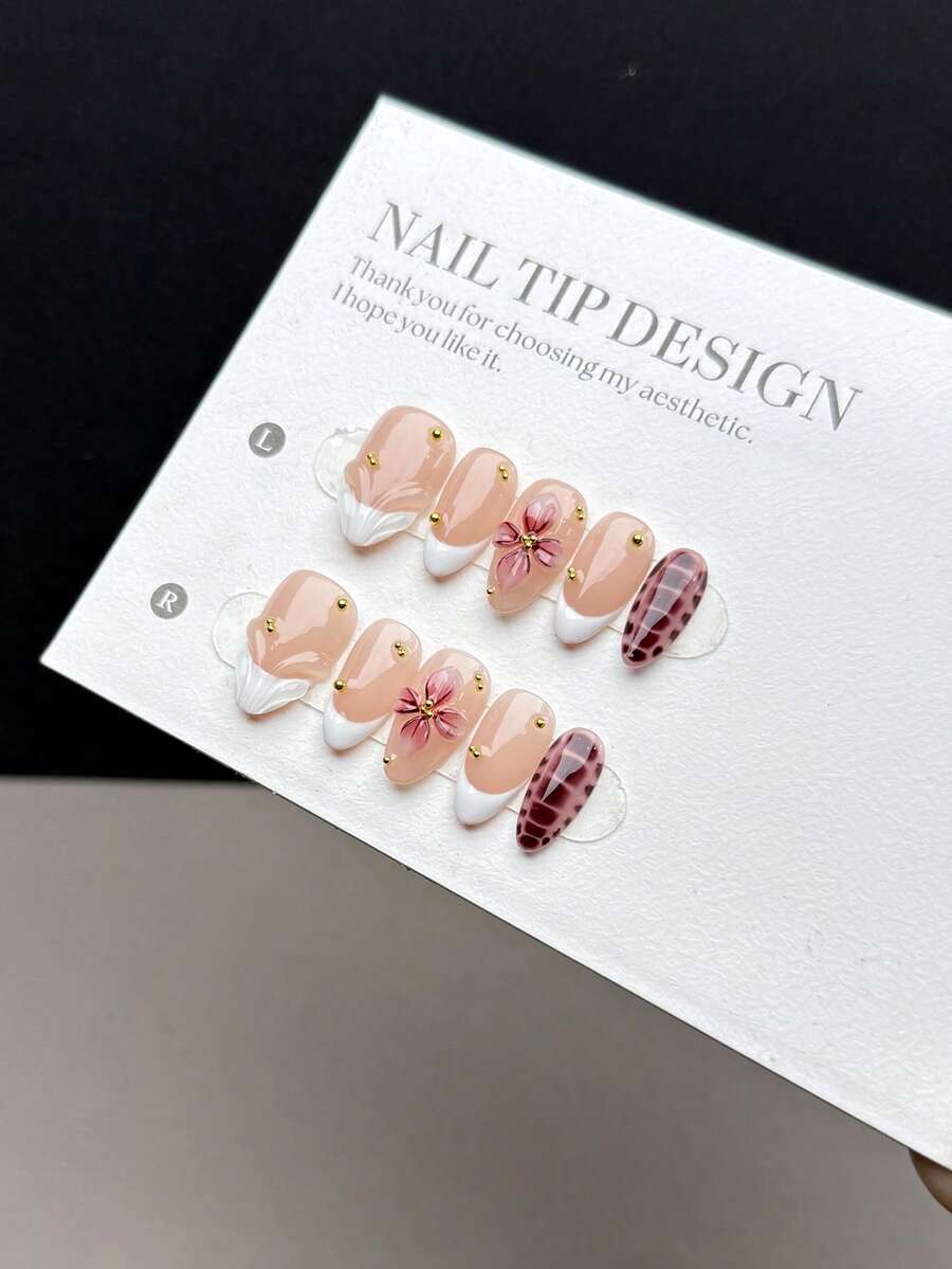 10 Pieces Of Purely Handmade Wearable Nail Tips, Short Almond-Shaped Nail Form With Press-On Fake Nails, Featuring A Fashionable And Minimalist Style. They Are Hand-Painted With White French Tips, Snake Skin And Crocodile Skin Patterns, And Adorned With Cute Tiny Golden Steel Beads. Nail Supplies Handmade Press On Nails - Multicolor - View 1