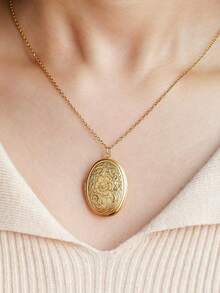 1条定制个性化照片椭圆形吊坠项链，采用不锈钢材质，创意十足，优雅经典，百搭实用，适合日常佩戴。是送给女士的温馨珠宝礼物，也是时尚的秋季情人节和圣诞节礼物之选。 - 彩色 - 查看 5