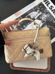 HXXOOS 1件时尚皮革马形挂件包包吊坠酷炫汽车钥匙链，适用于单肩包、手提包、斜挎包、腋下包，是送给女性的绝佳圣诞礼物，也是旅行配件钥匙扣。