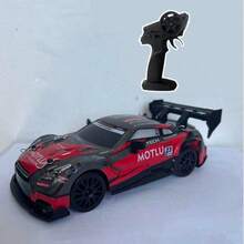 遥控漂移车，1：24 多色遥控车，带 LED 灯，是送给男孩和女孩的生日、万圣节和圣诞节礼物。