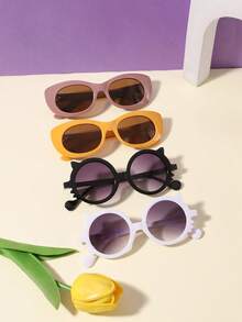 一套4副，男女童款（4-12岁），俏皮猫眼和圆形镜框，清新时尚的聚碳酸酯材质眼镜，适合日常穿搭和摄影。 - 彩色 - 查看 6