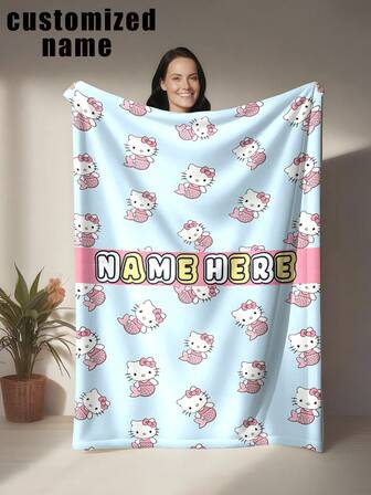 Sanrio 1 pieza Manta personalizada con temática de Hello Kitty sirena, se puede personalizar con nombre propio, con Hello Kitty como personaje principal, fondo azul claro, estilo soñador y juguetón - Suave y cómoda, lavable a máquina, tela de poliéster estampada digitalmente, adecuada para sofá, cama, viaje, camping, sala de estar, oficina, asiento - Adecuada como regalo para familiares y amigos