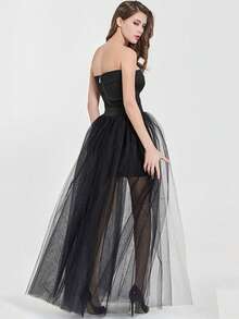 一件优雅的黑白前开衩泡泡裙，有六层三层和三层三层雪纺裙款式可选。适合海滩、日常休闲穿着、派对、角色扮演和万圣节装饰。 - 彩色 - 查看 10