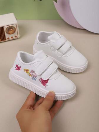 2026 Spring/Autumn New Children's Casual Sports Shoes, Featuring Soft Soles, Anti-Slip Design, And Shallow Opening For Comfortable And Breathable Wear. This Is A Simple White Sports Shoes For Girls.