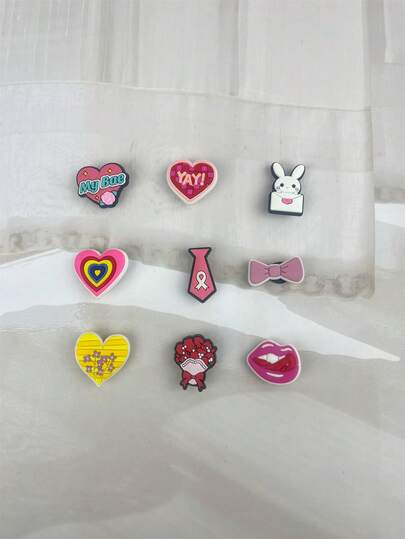 9件套可爱粉色兔子和爱心卡通图案装饰挂件，适用于凉鞋、手链、拖鞋、手机装饰，是情侣、生日、节日的理想礼物。