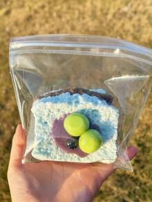 1个柔软可爱的草莓巧克力吐司造型捏捏乐玩具，多层可拉伸设计，减压玩具，手指玩具，桌面捏捏乐玩具，逼真的食物造型玩具，适合儿童、青少年和成人，办公旅行必备，儿童礼物，儿童玩具 - 彩色 - 查看 6