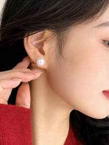 زوجان من الأقراط الأنيقة ذات التصميم متعدد الأشكال، مطلية بالذهب عيار 14 قيراطًا، مصنوعة من الفضة والذهب، ومرصعة بأحجار الزركونيا المكعبة AAA+، واللؤلؤ الصناعي - مثالية للارتداء اليومي، والحفلات، وهدايا الأعياد. - الذهب + الفضة - مشاهدة 3