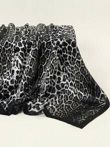 1pc Women's 90cm Satin Square Scarf With Elegant Fashionable Leopard Print Pattern, Suitable For Casual Wear, Street Style Accessory As Scarf, Headband, Headwrap, Versatile Styling - 黑色 - 查看 4