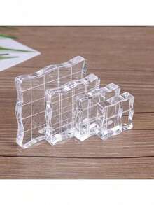 Bộ 4 khối dập ren vuông bằng acrylic trong suốt - Dụng cụ thủ công đa năng, thích hợp cho sổ lưu niệm, album và các loại tem thủ công - Bao gồm khay mực, tấm lưới kim loại trong suốt và chức năng dập cạnh cong. - Trong sáng - Xem 6