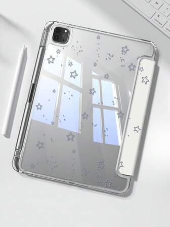 这款精美可爱的卡通波点双面彩绘亚克力透明水晶后盖，防震耐用，适用于iPad第七代、第八代（10.2英寸）和第十代。它内置笔槽，支持睡眠/唤醒功能以及多种折叠支架方式。是2026年新年和圣诞节的理想礼物。