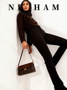 Túi xách da lộn cổ điển thời trang mùa đông mới dành cho nữ, túi màu cà phê với thiết kế chữ G, túi xách tay với thiết kế trang trí chữ, túi vuông và túi đeo vai đều phù hợp để mua sắm. Thích hợp cho các bữa tiệc và buổi hẹn hò. Túi xách nữ mùa thu đông mới, ví thu đẹp nhất, túi da lộn nữ thời trang mới nhất, kết hợp hoàn hảo với trang phục mùa thu. Trang phục mùa thu nữ - Cà phê - Xem 4