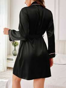 1件女士纯色优雅系带腰身轻薄短睡袍，丝滑柔软，舒适家居服，适合秋冬季穿着