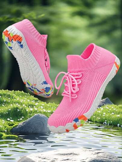 Damskor, sportskor och fitnessskor, lämpliga för både inomhus- och utomhusbruk. Lämpliga för sport, ovandelen är bekväm och andningsbar, innersulan är bekväm och mjuk, och sulan är halkfri och andningsbar.