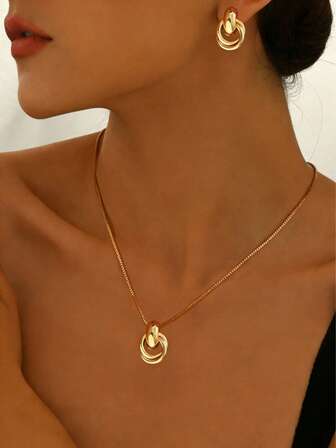 1 Set Of 2 Pcs Fashionable Minimalist Geometric Hollow Pendant Necklace And Clip-On Earrings Set, Suitable For Women For Daily, Dating, Outing, Party, Gift, No Piercing Earrings Jewelry Set