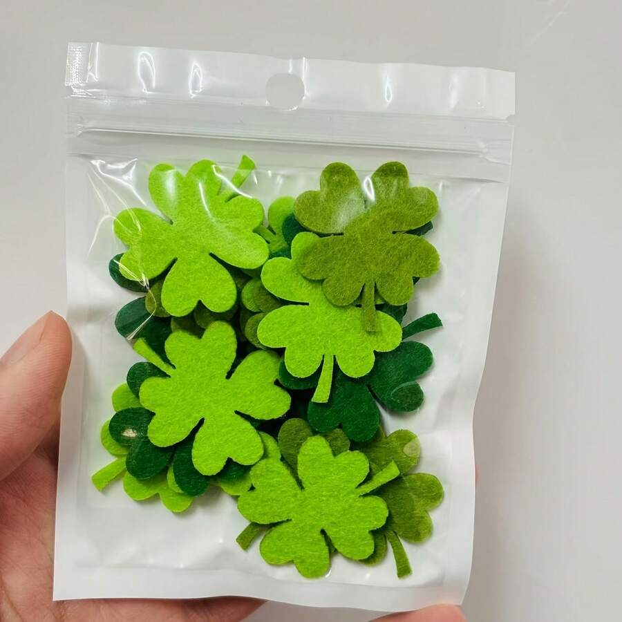 30片鲜艳的绿色四叶草毛毡片 - 非常适合DIY幸运符礼物、发夹、胸针、日记本和书签装饰、相框装饰 - 彩色 - 查看 1
