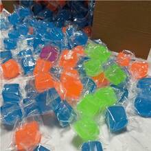 3pcs/Set Adult Stress Relief Squeeze Toys, Sensory Toys To Help You Fully Relax. This Ice Cube Shaped Stress Relief Toy Can Help You Alleviate Stress When Feeling Tense, Bored Or Excited. The Toys Are Filled With Pink, Purple And Blue Inside, Making It An Excellent Gift For Birthdays Or Christmas. - Multicolor - View 11