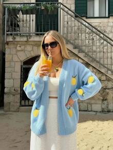 Plus-Size Women's Fall And Winter Fashionable V-Neck Long-Sleeve Knitted Cardigan, With Mango Jacquard Color-Blocking Design, Ideal For Sweet And Casual Daily Wear And School Outfits.