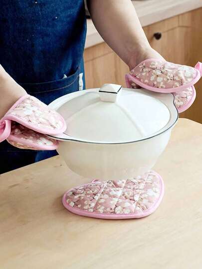 心形隔热手套、心形隔热手套、隔热手套、加厚耐热厨房手套和垫子、耐热厨房配件、加厚耐热垫、微波炉手套、家居装饰