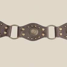 1 Pc 2026 Festive Y2K Retro Edition Women's Boho Western Faux Fur Waist Belt - Adjustable Slimming Versatile Brown PU Leather Accessory, Featured With Vintage Brass Rivets, Exaggerated Fluffy Faux Fur Decoration & Intricate Engraved Metal Emblem, Ideal For Christmas Celebration New Year Gathering Parties Halloween Western Cowboy Outfits Dresses Jeans, Perfect For Y2K Retro Fans Boho Western Aesthetic Lovers Fashion-Forward Women - Black - View 5