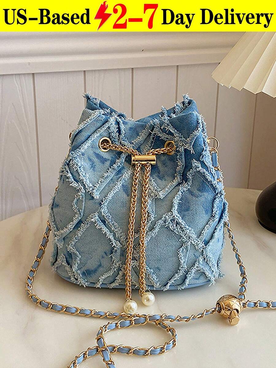 New Fashion Classic All-Match Solid Color Diamond Lattice Raw Edge Metal Drawstring Opening And Closing Design Shoulder Bucket Bag, Elegant Women's Wallet, Drawstring Fringe Shoulder Bag, Denim Bucket Bag, Women's Pearl-Embellished Drawstring Chain Crossbody Bag, Luxury Women's Crossbody Bag, Fashionable Denim Single-Shoulder Tote With Chain Strap And Diamond-Patterned Linen Trim, Wearable Crossbody Or Underarm Carry, Multi-Pocket Design, Oversized Relaxed Hobo Bag With Adjustable Strap, Pearl Rhinestone Bucket Bag, Elegant Evening Clutch, Travel Tote, Niche-Design Commuter Handbag, Distressed Fringe Shoulder Bag, Quilted Distressed Fringe Cylindrical Tote, Drawstring Tote Casual Women's Bag. Perfect For Shopping, Commuting, Parties, And Gatherings. Christmas, Thanksgiving, Cyber Monday Holiday Gifts. Velvet Party Bags For New Year's, Winter, And Snow Season. Year-End Promotions. Warm, Plush, Fur-Lined Styles.End-Of-Year Stocking Stuffers Christmas Gifts