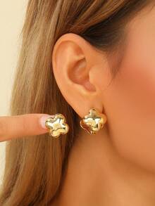 1对时尚女士首饰，几何合金耳环，低过敏性耳钉，可佩戴，送给女友或爱人的绝佳礼物 - 金色 - 查看 1