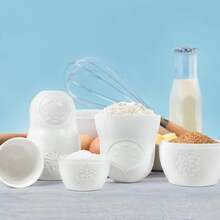 Genuine Fred M-CUPS Matryoshka Measuring Cups, Set Of 6, Russian Doll Nesting Measuring Cups, White - 白色 - 查看 1