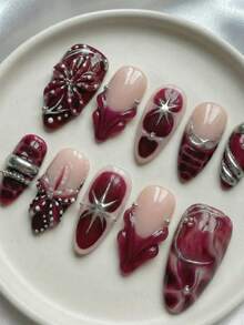 美甲大改造 – Y2K 10片装秋冬中长杏仁形手工按压式美甲贴片，红色渐变波点法式美甲贴片，饰以手绘花朵和水滴形银色3D浮雕、链条、仿珍珠和银珠3D装饰，可拆卸可重复使用美甲套装（包含美甲胶水和指甲锉） – 美白哥特风优雅可爱圣诞美甲用品 - 紅木色 - 查看 4