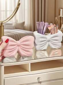 1/2个可爱蝴蝶结造型笔筒，优雅桌面收纳盒，可放置化妆刷和办公用品，精美蝴蝶结桌面收纳盒，适合女孩和女士，是梳妆台、书桌、办公室装饰的理想之选，也是情人节、周年纪念日、节日派对、季节庆典、女友生日、学生书桌配件、浪漫女孩收纳盒和甜蜜礼物的完美之选。 - 彩色 - 查看 4