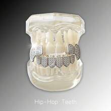 1 Set/Coppia di Griglie per Denti Incastonate di Strass, Gioielli per Denti in Metallo Lucido Stile Hip Hop, Accessorio di Moda per Feste e Festival Musicali, Unisex - Argento - Visualizzare 3