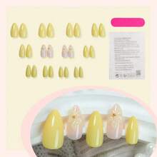 24 móng giả hình hạnh nhân cỡ trung bình, màu vàng nude, họa tiết hoa 3D chuyển sắc đính đá vàng, kiểu dáng đơn giản, bề mặt bóng, che phủ toàn bộ móng, thích hợp sử dụng hàng ngày cho nữ và bé gái. - Nhiều màu - Xem 6