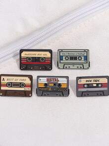 1/5件装复古音乐磁带胸针，卡通磁带歌曲胸针，金属徽章，背包服装复古徽章配饰，送朋友的礼物