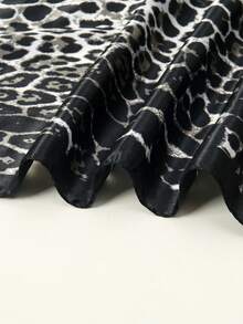 1pc Women's 90cm Satin Square Scarf With Elegant Fashionable Leopard Print Pattern, Suitable For Casual Wear, Street Style Accessory As Scarf, Headband, Headwrap, Versatile Styling - 黑色 - 查看 5