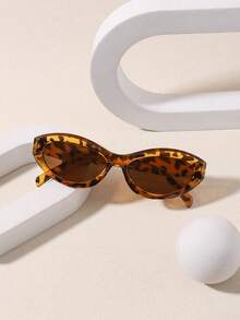 1副女士复古猫眼框时尚眼镜，深色镜片有效阻挡阳光，适合户外骑行或徒步旅行使用。 - 彩色 - 查看 7