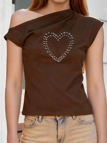 Blusa De Manga Corta Con Diseño Off-shoulder Y Detalle De Corazón Decorado Con Piedras Brillantes, Corte Ajustado  Estilo Casual Elegante Para Mujer  Prendas De Tejido Suave Y Decorativo  Blusas Versátiles Para Salidas  Moda Urbana Refinada - Marrón - Ver 1