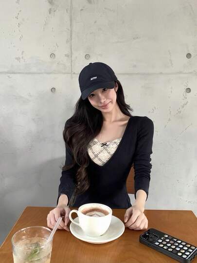 Áo thun dài tay phối ren, kiểu dáng ôm sát, thích hợp mặc trong nhiều lớp áo, màu đen, thích hợp cho mùa xuân.