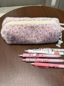 Sanrio 1个可爱Hello Kitty豹纹铅笔盒（不含钥匙扣），大容量铅笔盒，适合初高中学生，也可作铅笔盒收纳包和化妆包使用。