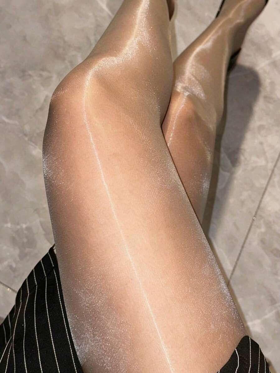 1 Pair Of Women's Sheer Glossy Y-Toe Pantyhose With Horse Oil Extract-Silky Smooth Texture, Elegant Sheen, Machine Washable. Perfect For Pairing With Dresses, Skirts, And Various Outfits. - Apricot - View 1