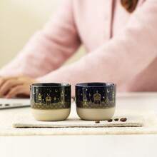 Xícara de café estilo Oriente Médio, em cerâmica espessa, com acabamento fosco e brilhante, design vintage com estrelas e lua, perfeita para latte art e aromas caseiros. - Multicolorido - Ver 9
