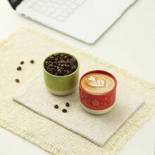 Xícara de café estilo Oriente Médio, em cerâmica espessa, com acabamento fosco e brilhante, design vintage com estrelas e lua, perfeita para latte art e aromas caseiros. - Multicolorido - Ver 7