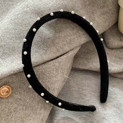 1pc Women's Black Slim Velvet Beaded Headband, Paired With Sweaters And Coats For A Gentle Yet Elegant Look, The Black Accented With Faux Pearls Is Highly Versatile, Suitable For Autumn/Winter Wear. Hairband