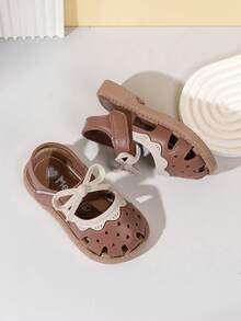 1 Pair Girls Hollow Out Hook And Loop Bow Sandals, Cute Fashion Princess Toddler Walking Shoes, Suitable For Summer - Brown - View 4