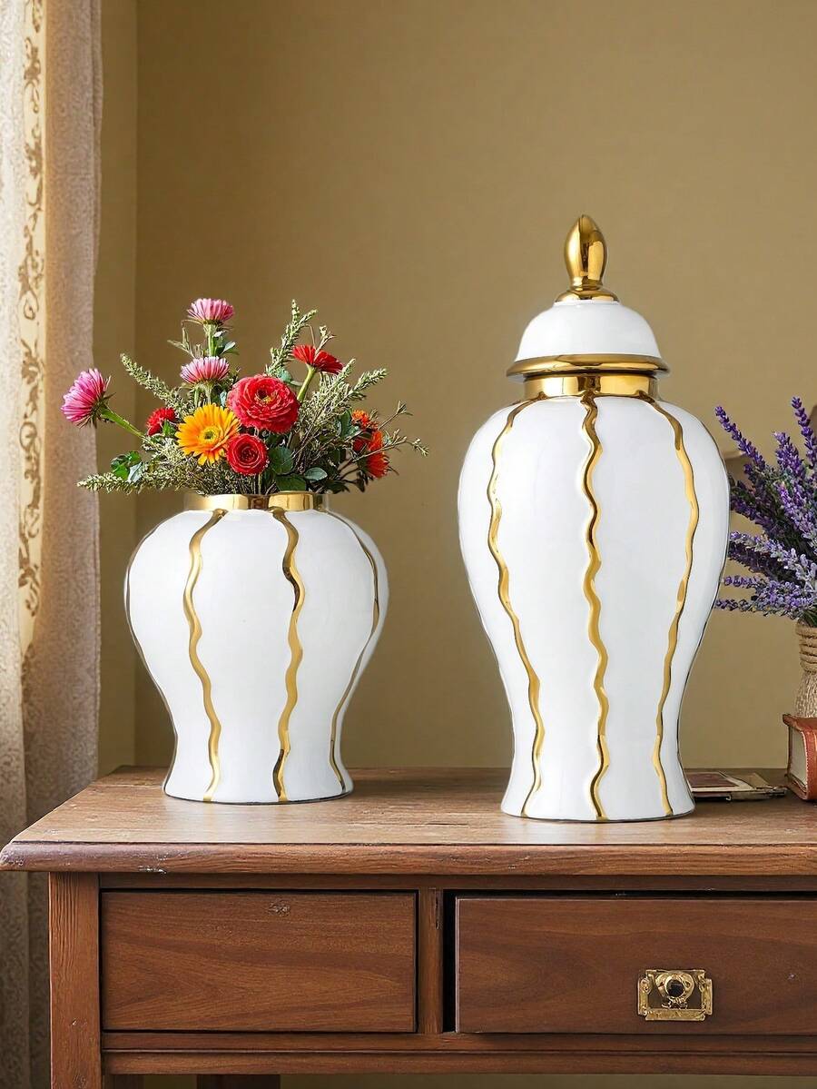 欧式奢华创意陶瓷电镀白花瓶，适用于家居客厅装饰、花盆、餐桌、办公桌、桌面装饰和展示。